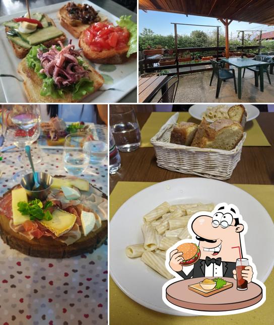 Ordina un hamburger a Trattoria cooperativa delle grange