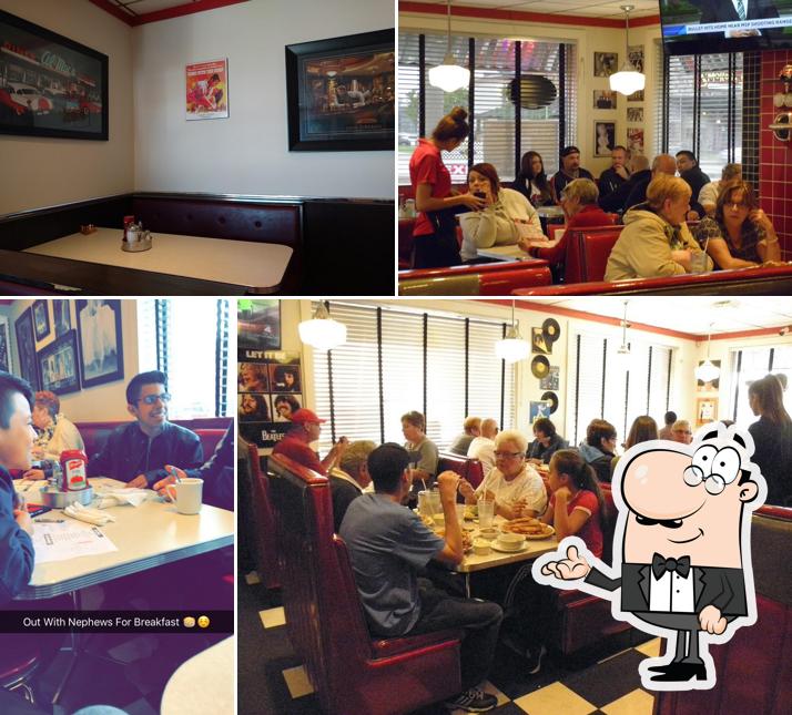 Michigan Diner (Lauzon), 7435 Tecumseh Rd E in Windsor Restaurant