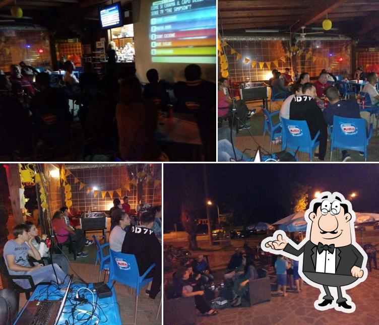 Gli interni di Kiosketto Bar e Pizzeria al Taglio