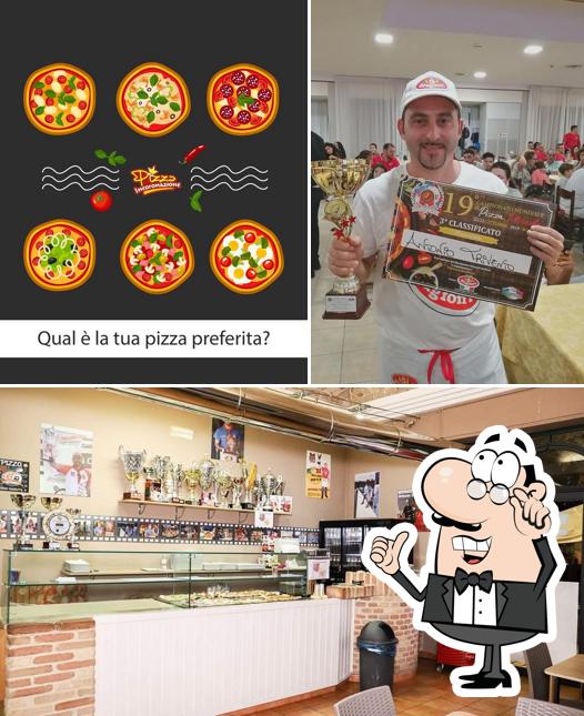 La photo de la intérieur et nourriture concernant Pizza Incoronazione