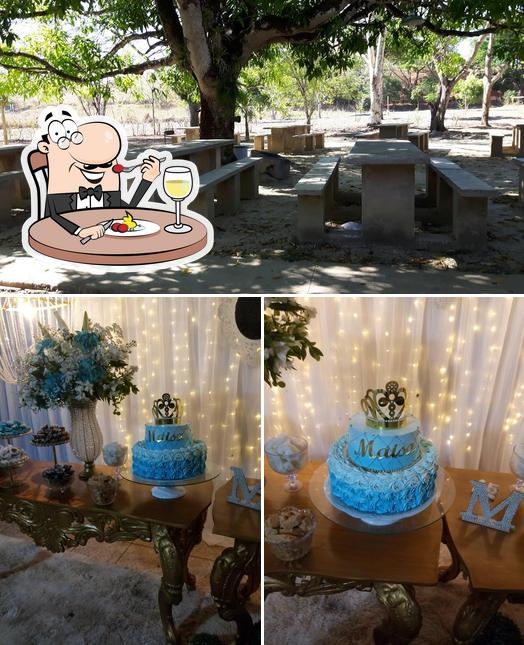 Dê uma olhada a foto ilustrando comida e interior no Cabana do Pepe