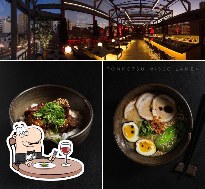 Esta é a imagem apresentando comida e interior no Fun'iki Sushi + Rooftop