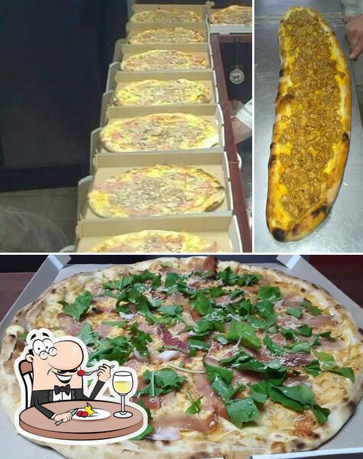 Еда в "Pizza Egnatia"