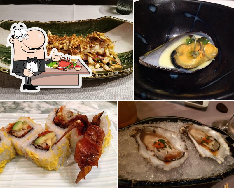 Order seafood at Komori