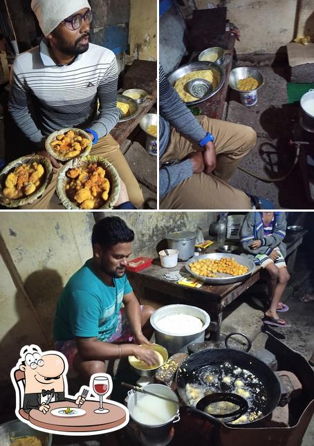 Food at Maa Basulei Tiffin Centre(bara, piaji, aloo chop, Ghuguni)