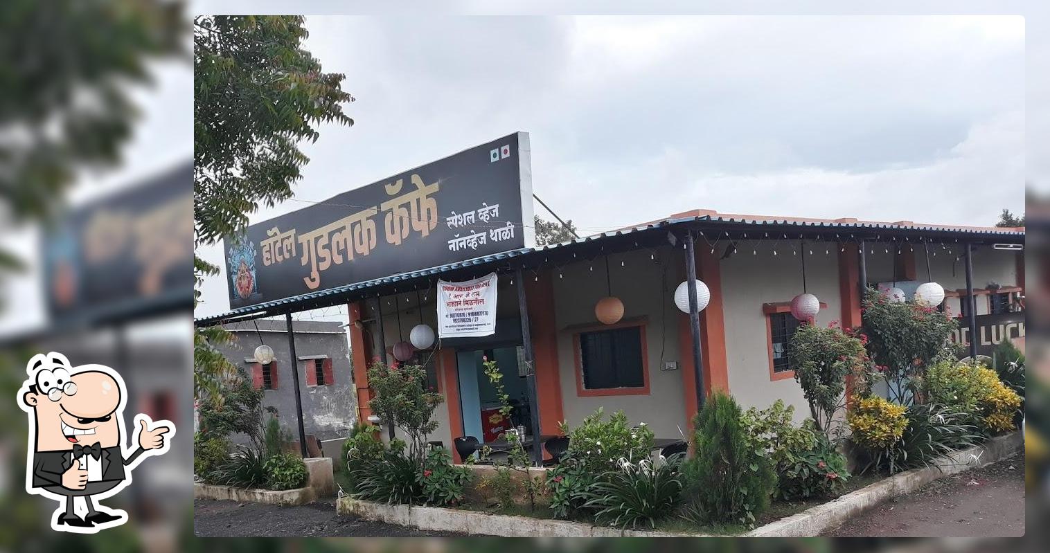 Hotel Good Luck Cafe