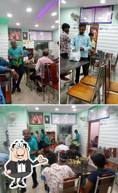 Check out how Ayyappan Dosai Kadai looks inside