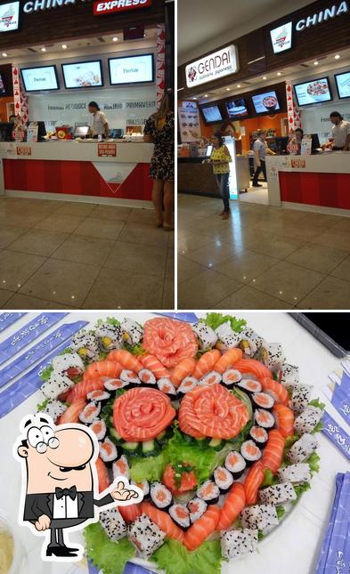 Confira a imagem apresentando interior e sobremesa no Restaurante Japonês - Gendai