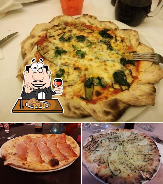 Prova una pizza a Bella Napoli Ristorante Pizzeria Affittacamere