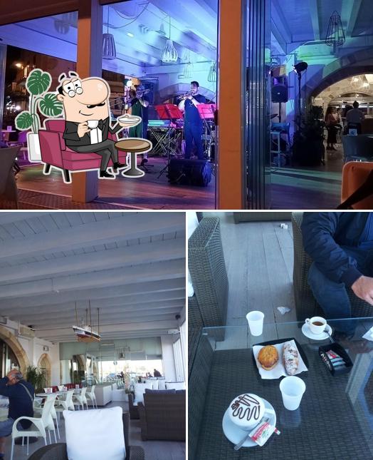 Siediti a un tavolo di Bar Gelateria Imperatore