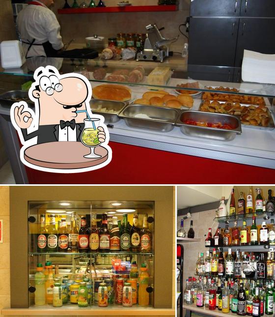 Dai un’occhiata alla immagine che presenta la bevanda e cibo di BAR PIZZERIA DA PEPERINO