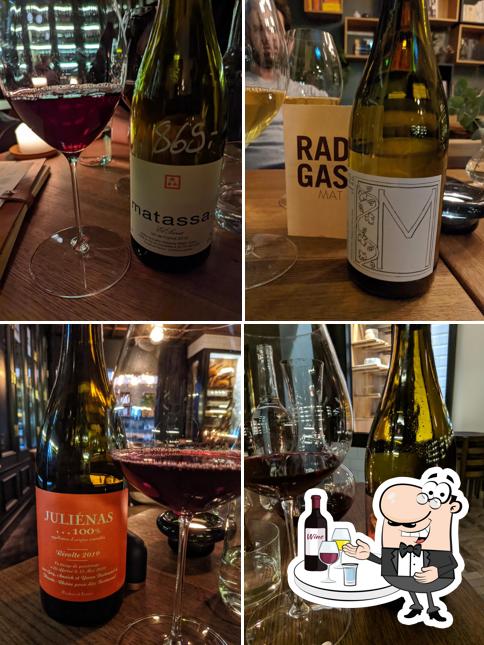 Radegast Wine Bar sirve alcohol