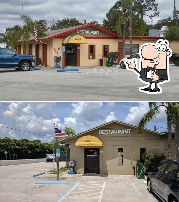 Zellwood Country Kitchen Llc, 2651 N Orange Blossom Trail in Zellwood - Restaurant menu and reviews
