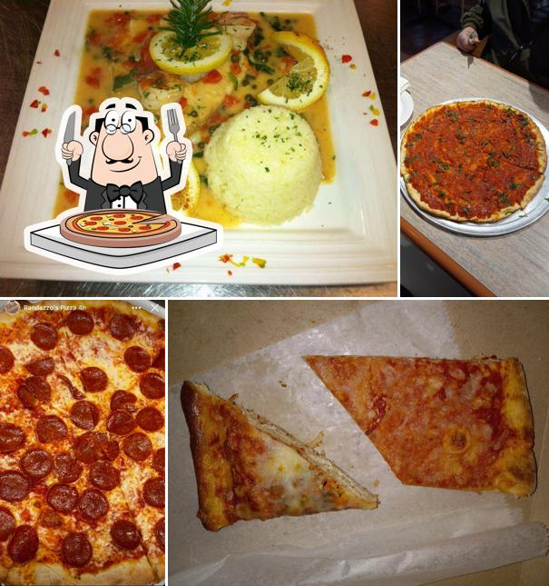 En Randazzo Pizzeria & Family Restaurant, puedes pedir una pizza