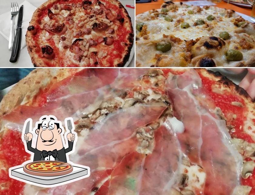 Ordina una pizza a Pizzeria L'Oasi