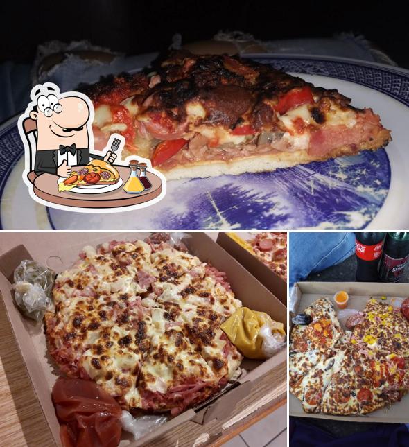 Get pizza at PIZZAS YUNI