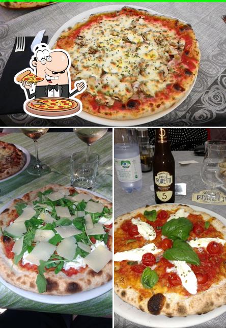Pick pizza at pizzeria ramolia