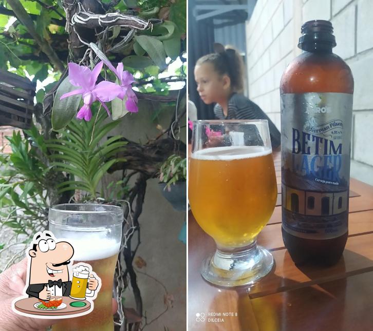 Você pode tomar uma tulipa de cerveja leve ou escura