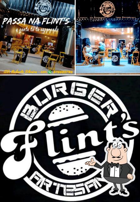 O interior do Flint's Burger Artesanal