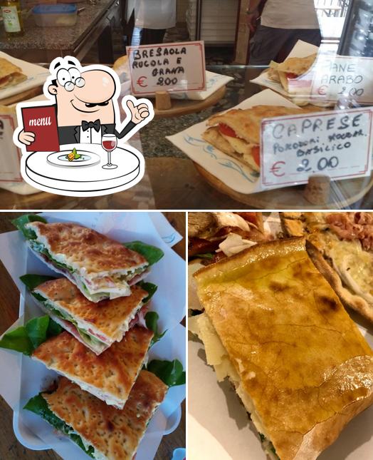 Cibo al Pizzeria " Era L'ora"