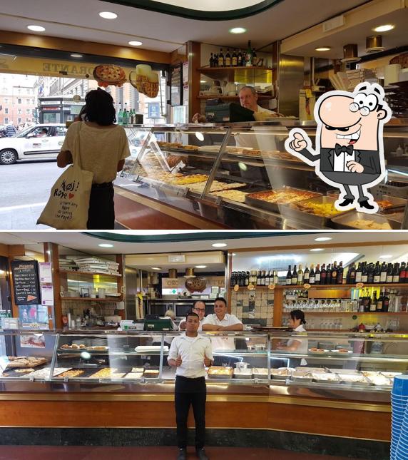 Puoi goderti l'aria fresca da seduto all'esterno di Tavola Calda