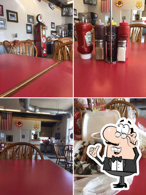 The interior of Two Brothers BBQ