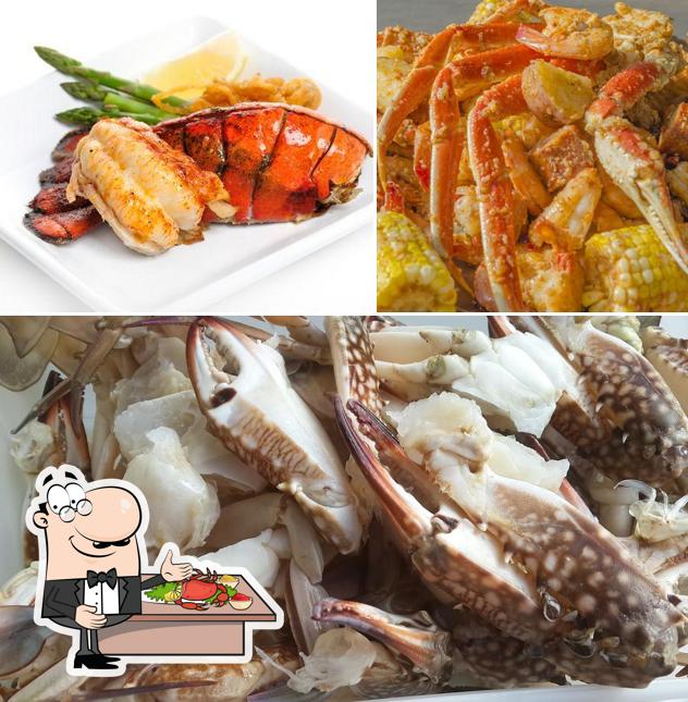 Pick different seafood items available at Juicy Buffet