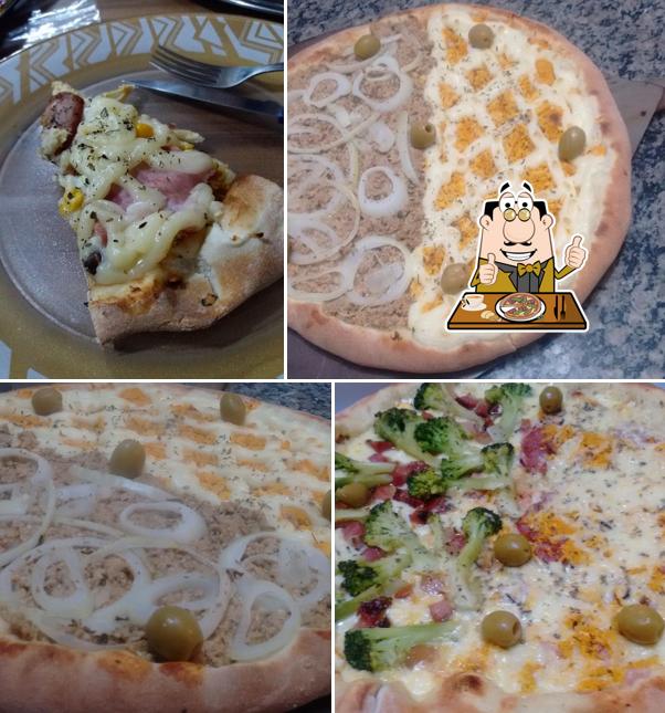 Escolha pizza no Emporium Pizzas e Chopp