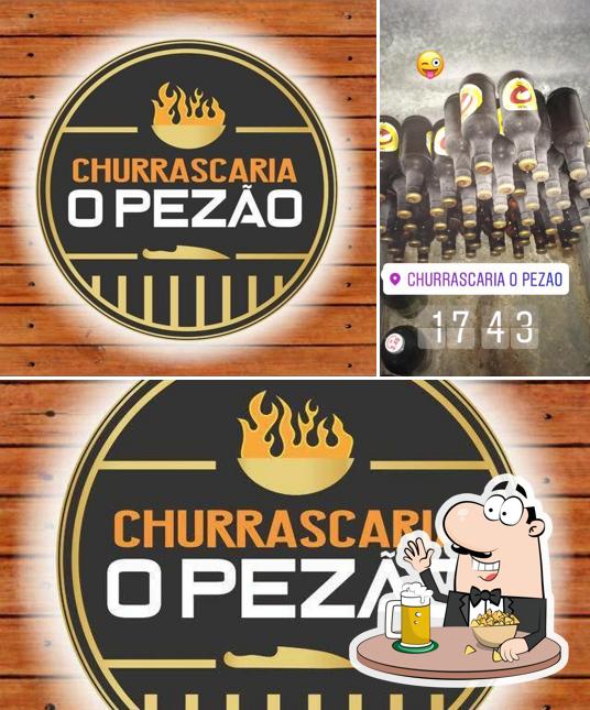 Peça um copo de cerveja leve ou escura