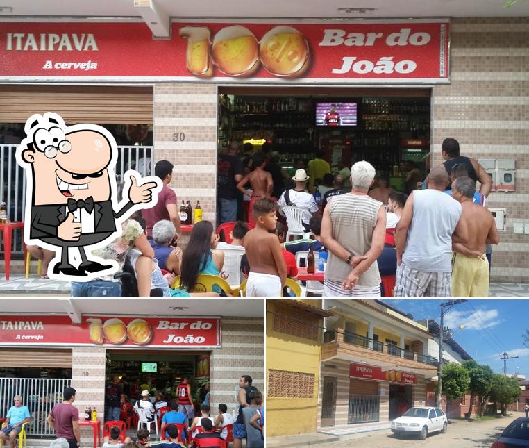 Look at the pic of Bar do João