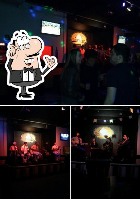 O interior do Nosso Lugar Music Bar