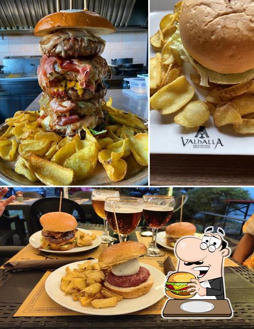 Valhalla Pub Steakhouse offre un'ampia gamma di opzioni per gli amanti dell'hamburger