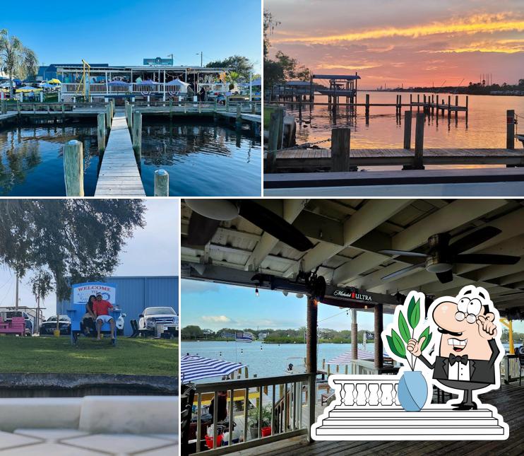 Jerry's Dockside Bar & Grill in Gibsonton - Restaurant menu and reviews