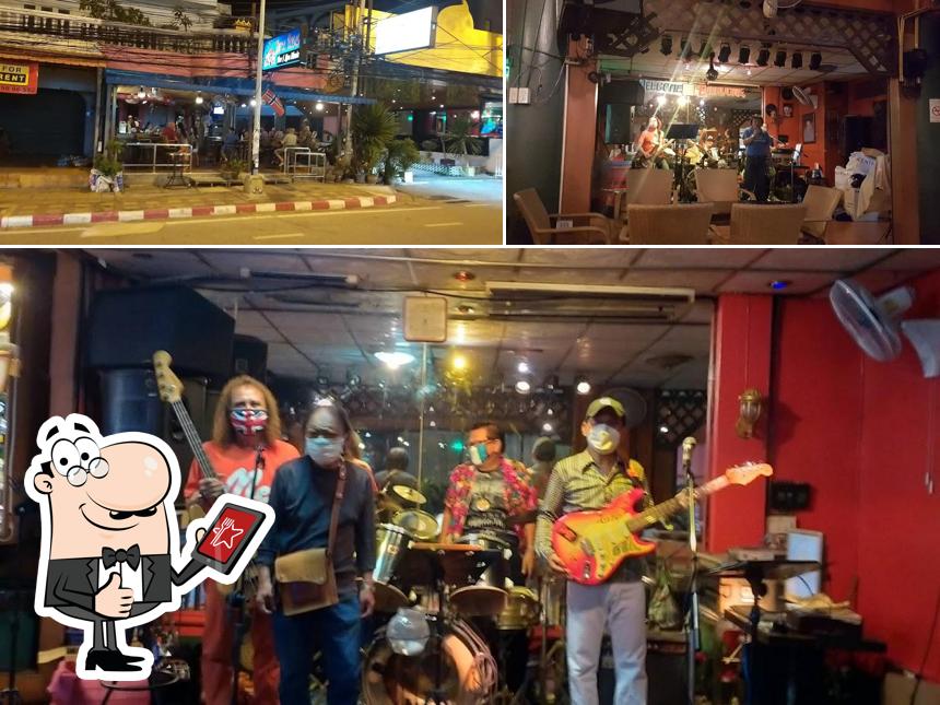 Three Roses Bar, Pattaya City Restaurant reviews