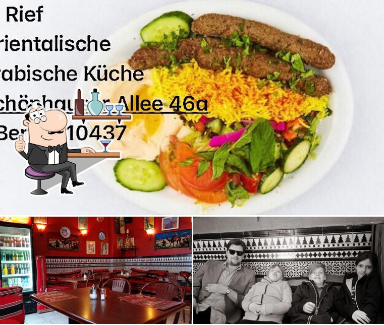 La intérieur et nourriture du restaurant
