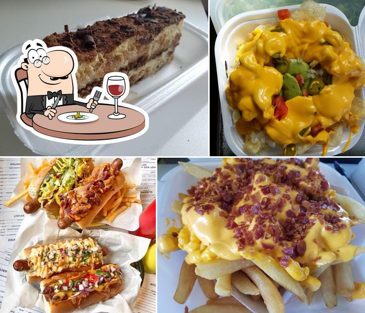 Top 7 restaurants with hot dogs in Venice, Florida, september 2024