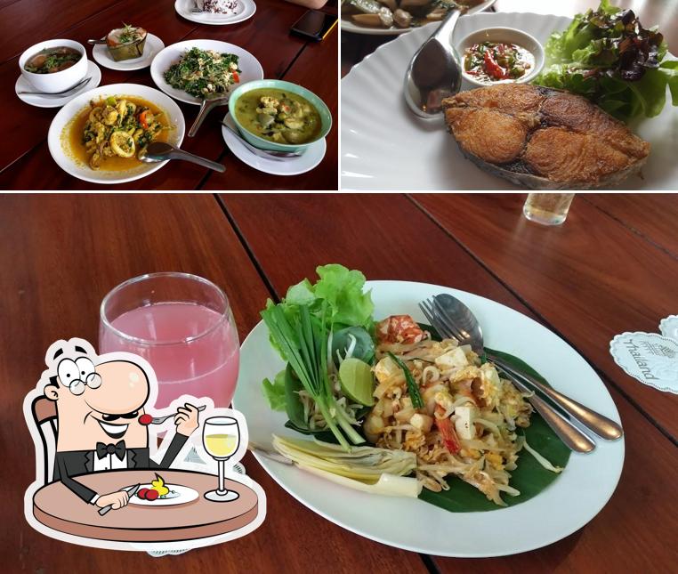 Meals at Khao Sam See
