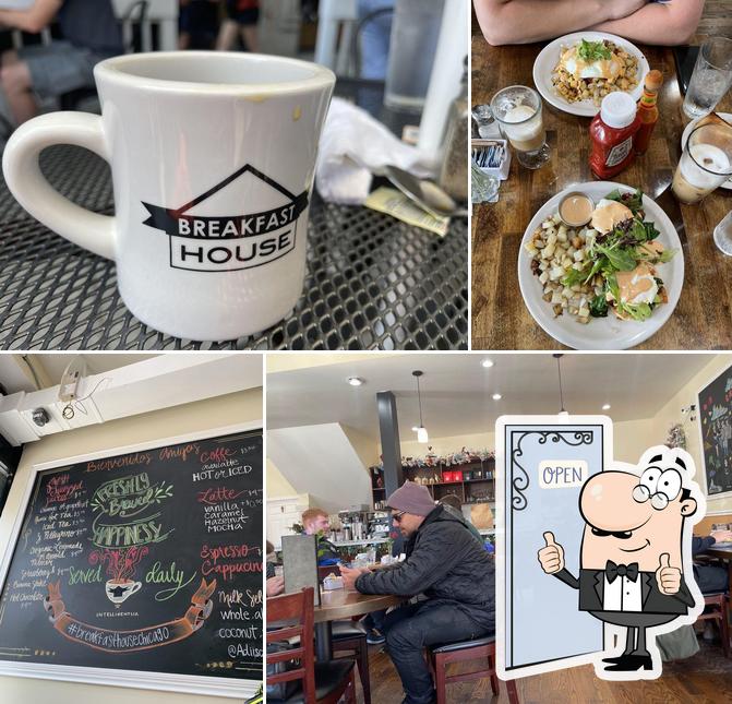 Breakfast House & Coffee Bar, 3928 N Sheridan Rd in Chicago