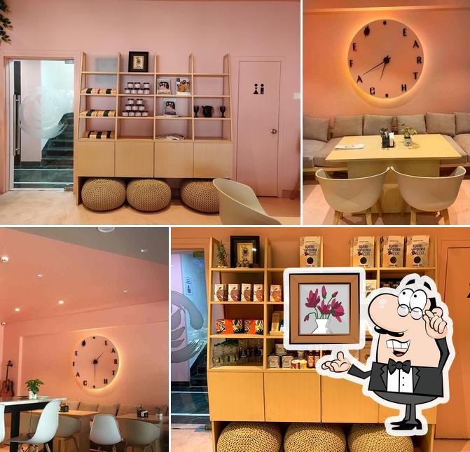 Earth Cafe @ Waterfield