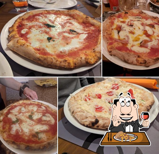 Ordina una pizza a Pizzeria Napul'è