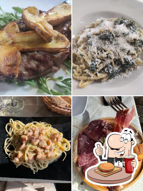Prenditi un hamburger a Trattoria La Saracena Di Macali Stefania