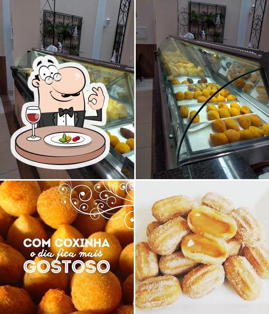 Comida em Estação Salgados