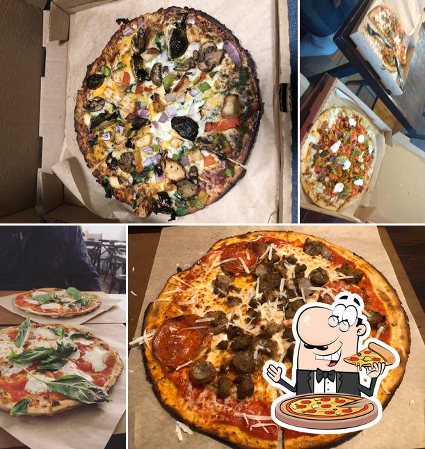Попробуйте пиццу в "SNAP Custom Pizza & Salads"