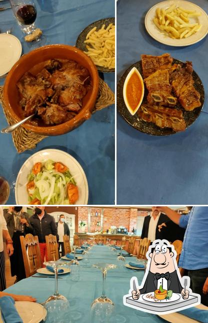 Это фото, где изображены еда и внутреннее оформление в Restaurante A Nova Xeitosiña