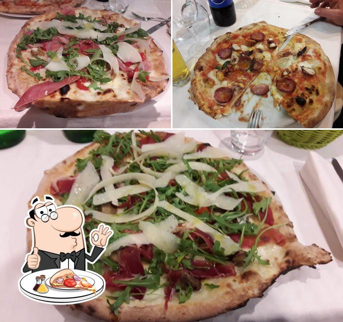 Choisissez des pizzas à Pizzeria FRATIELLO