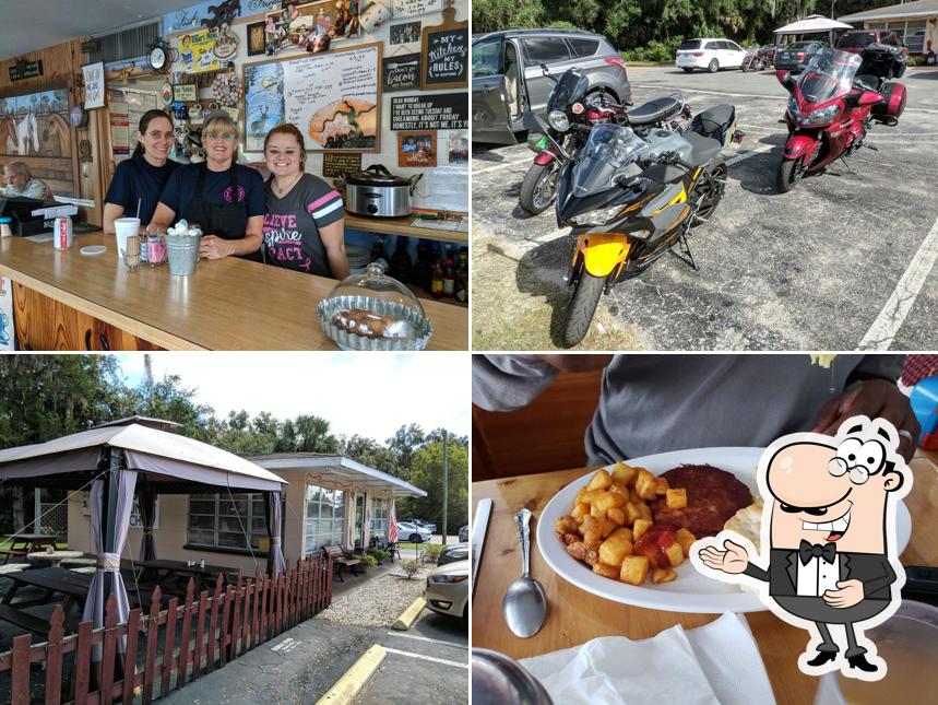 Robins Country Kitchen in Floral City - Restaurant menu and reviews