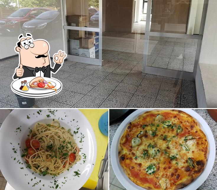 At Ristorante Pizzeria Piazzetta, you can taste pizza