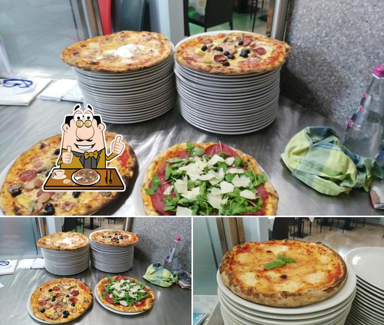 Ordina tra le svariate varianti di pizza