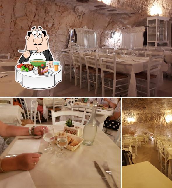 Voir cette photo de Ristorante la Grotta degli Avi