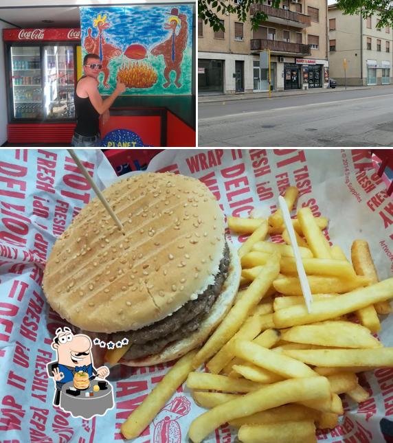 La foto della cibo e interni di Planet Burger